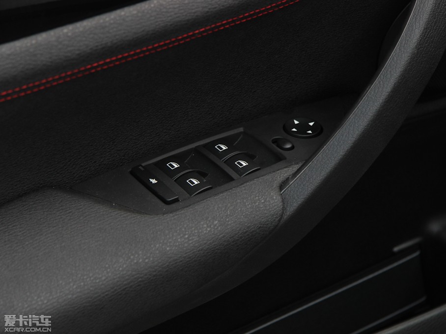 2013RX1 sDrive 20i \OӋb