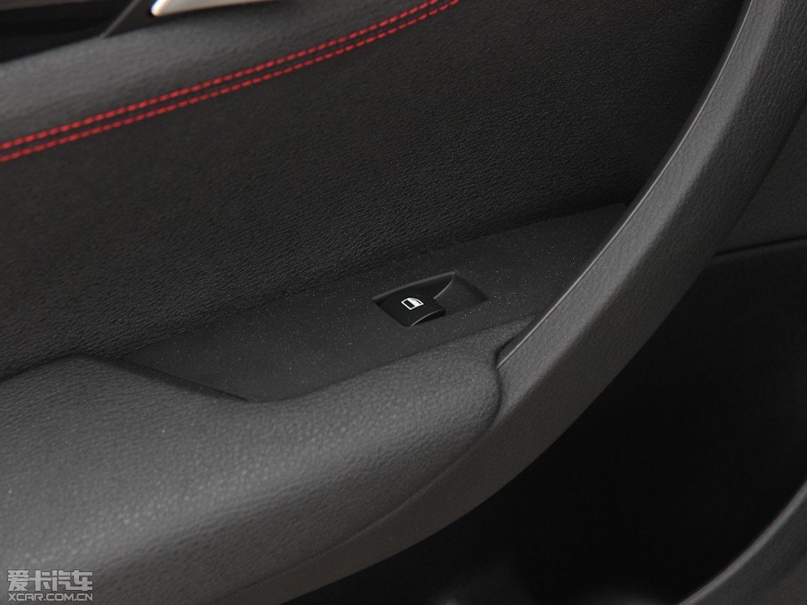 2013RX1 sDrive 20i \OӋb