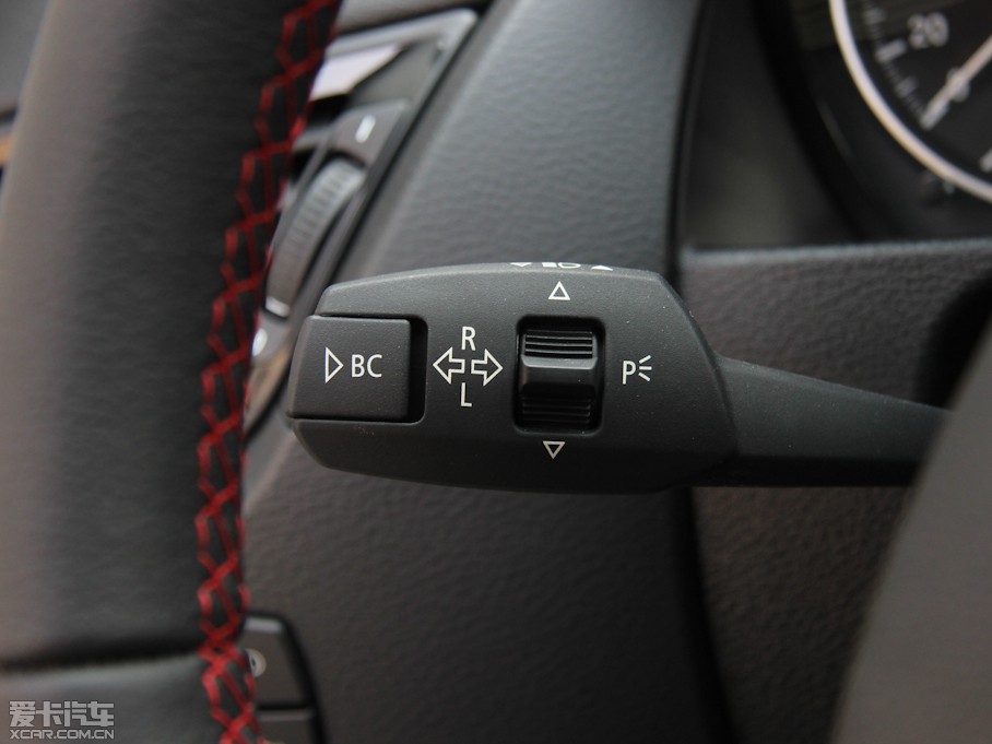 2013RX1 sDrive 20i \OӋb