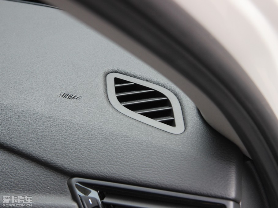 2013RX1 sDrive 20i \OӋb