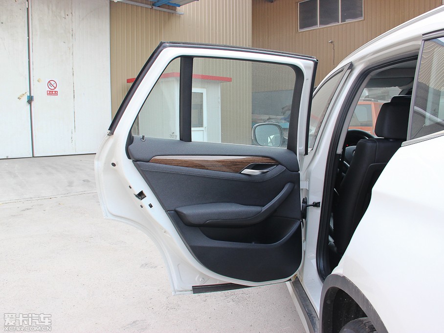 2013RX1 xDrive 28i XOӋb