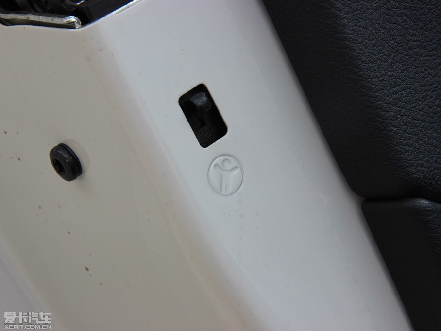 2013RX1 xDrive 28i XOӋb