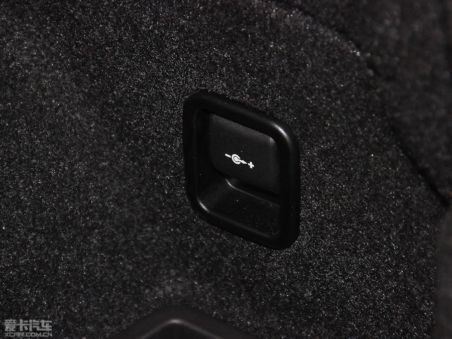 2013RX1 xDrive 28i XOӋb