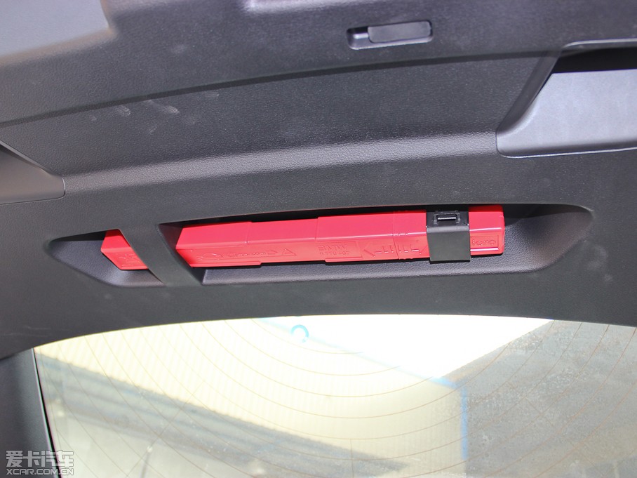 2013RX1 xDrive 28i XOӋb