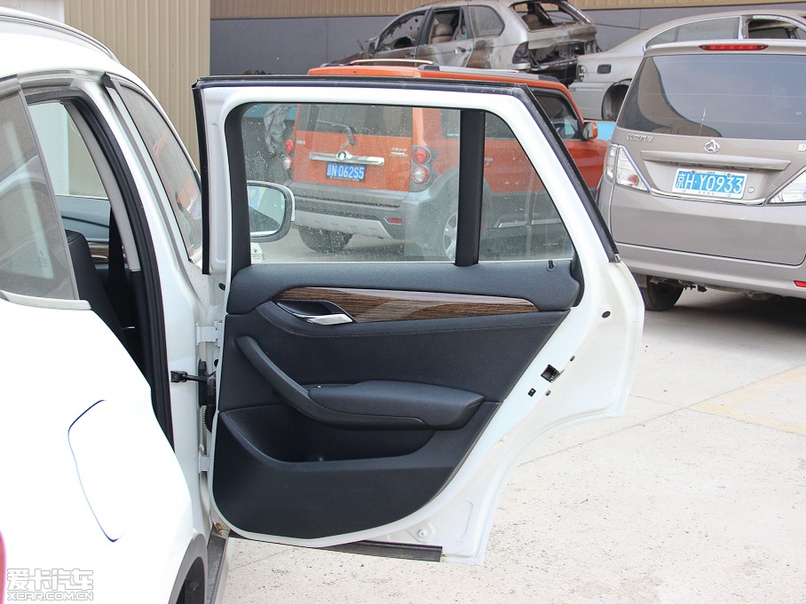 2013RX1 xDrive 28i XOӋb