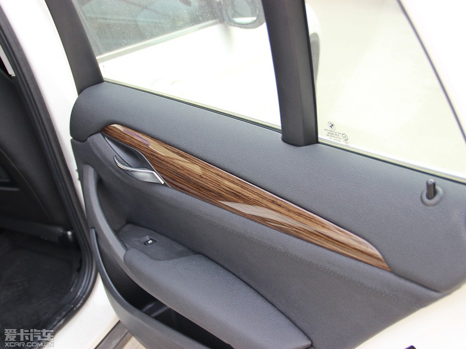 2013RX1 xDrive 28i XOӋb