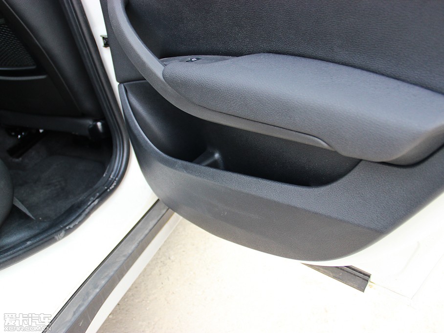 2013RX1 xDrive 28i XOӋb