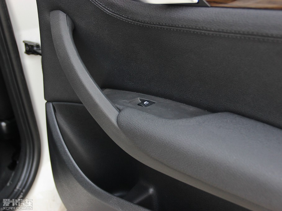 2013RX1 xDrive 28i XOӋb