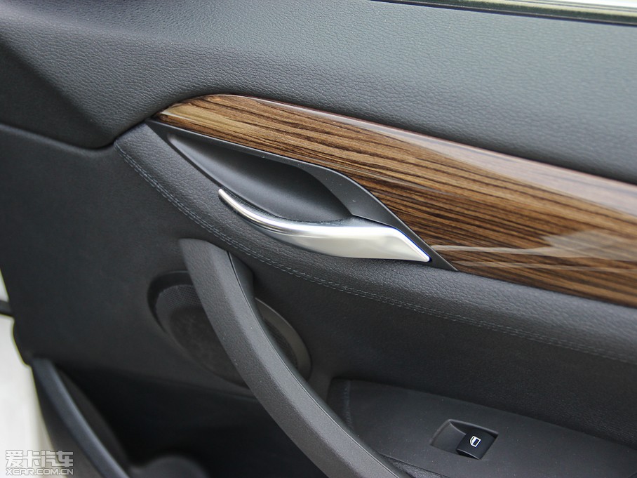 2013RX1 xDrive 28i XOӋb