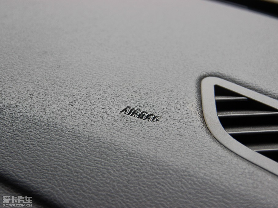 2013RX1 xDrive 28i XOӋb