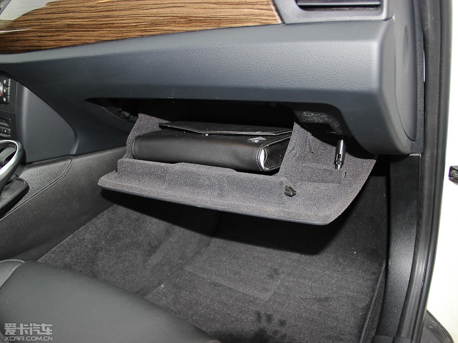 2013RX1 xDrive 28i XOӋb