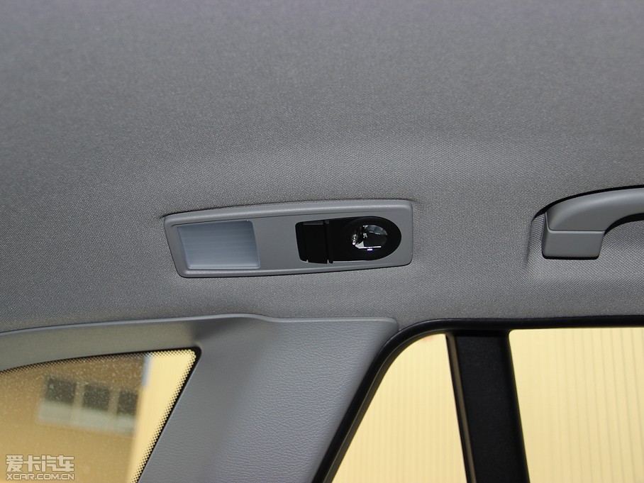 2013RX1 xDrive 28i XOӋb