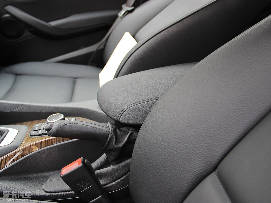 2013RX1 xDrive 28i XOӋb