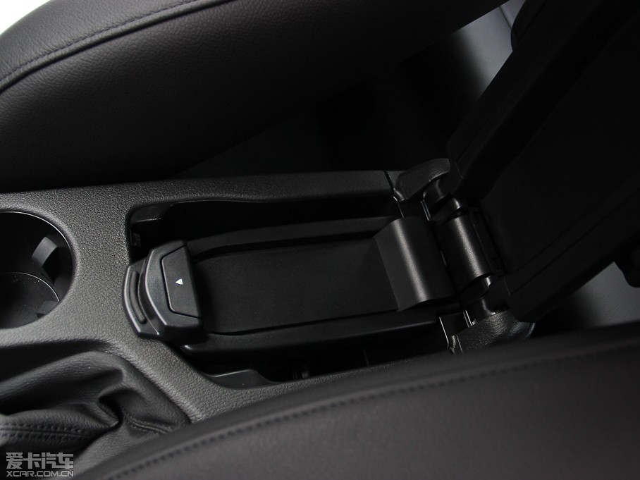 2013RX1 xDrive 28i XOӋb