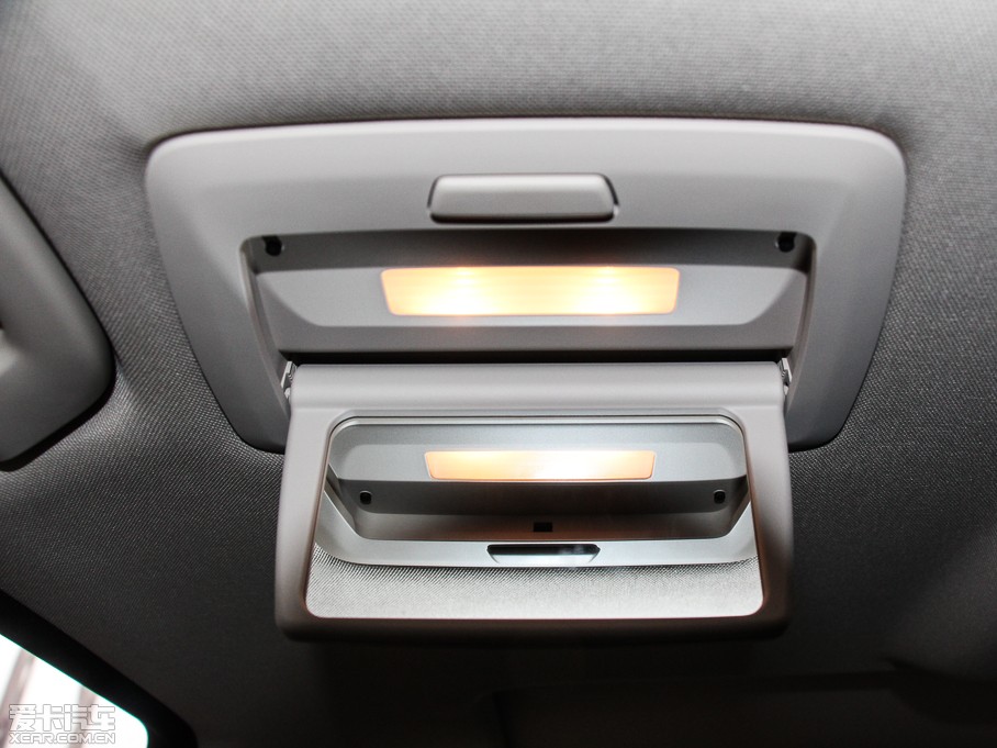 2014R5ϵ 528Li xDrive AOӋb