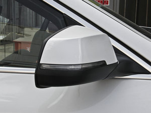 2014528Li xDrive I ^