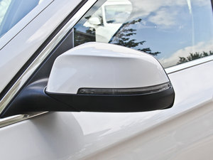 2014528Li xDrive I ^