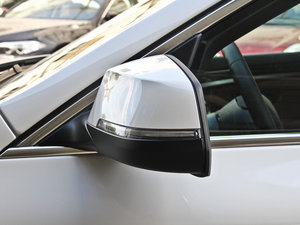 2014528Li xDrive I ^