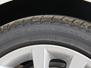 2014528Li xDrive I ^