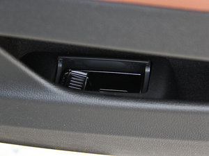 2014528Li xDrive I g