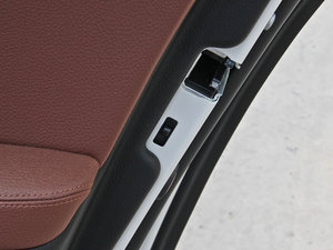 2014528Li xDrive I g