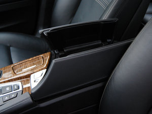 2014528Li xDrive LOӋb g