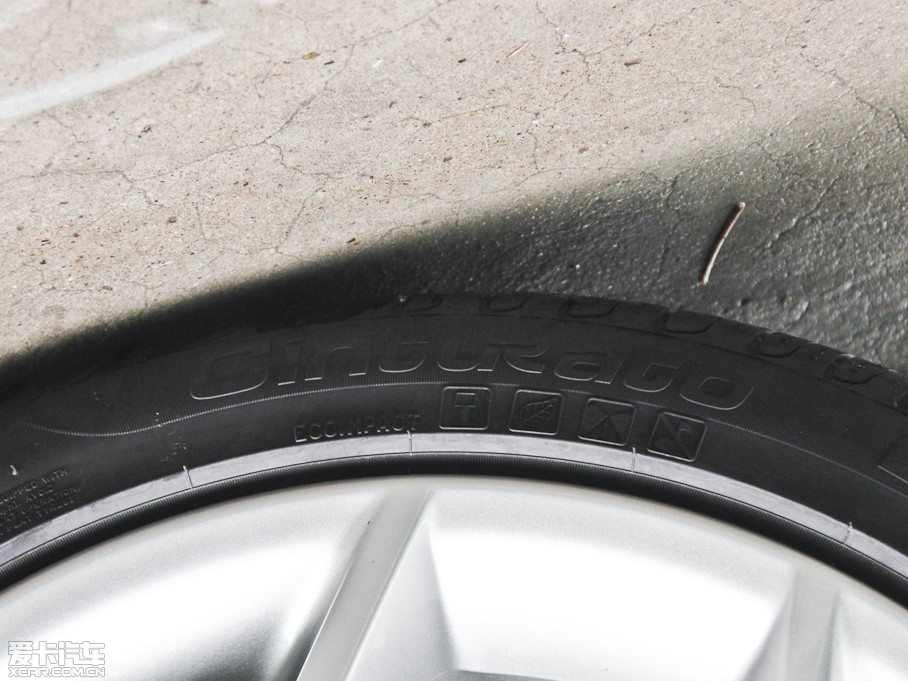 2014RX1 sDrive18i XOӋb