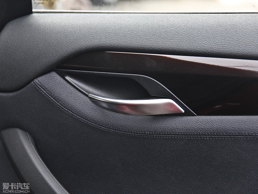 2014RX1 sDrive18i XOӋb