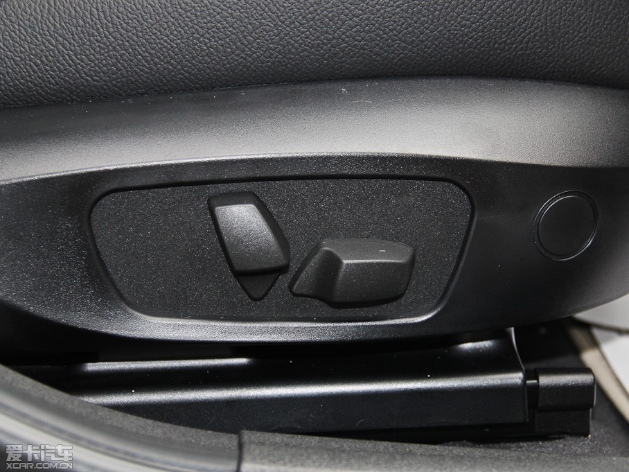 2014RX1 sDrive18i XOӋb