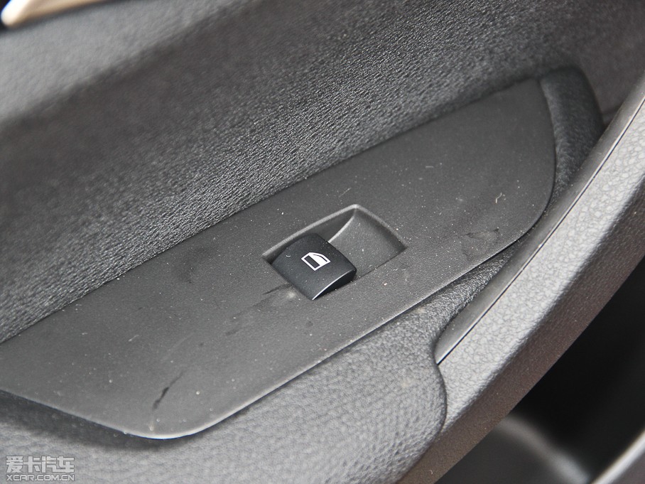 2014RX1 sDrive18i XOӋb