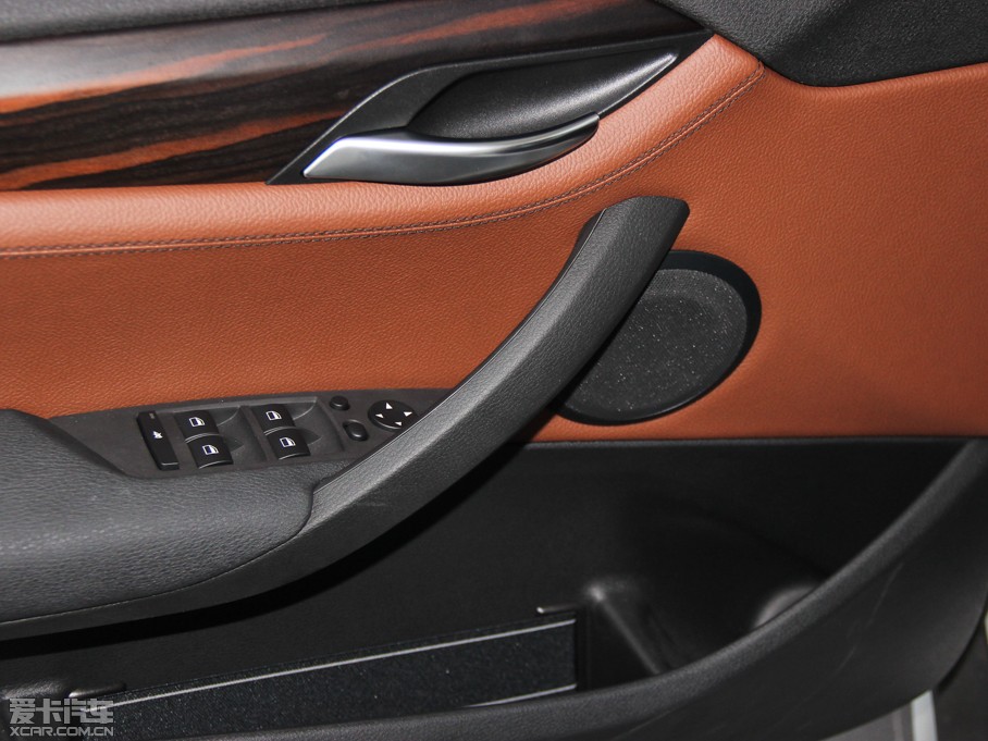 2014RX1 xDrive28i XOӋb