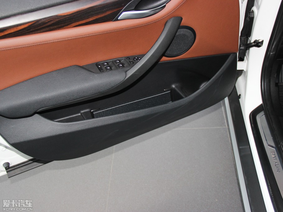 2014RX1 xDrive28i XOӋb