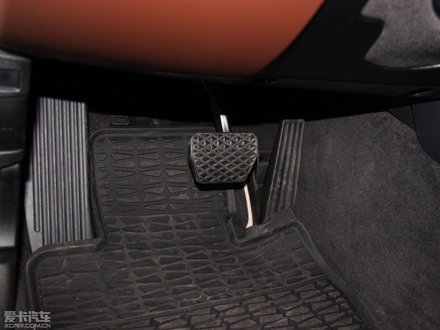 2014RX1 xDrive28i XOӋb