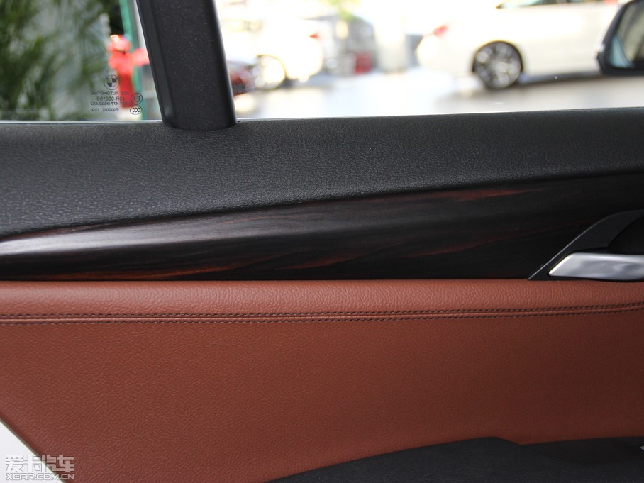 2014RX1 xDrive28i XOӋb