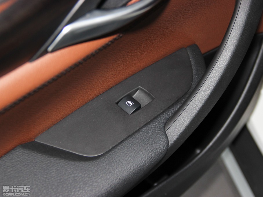 2014RX1 xDrive28i XOӋb