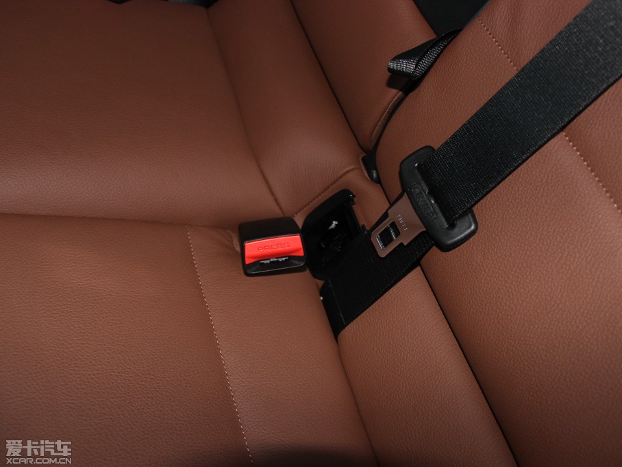 2014RX1 xDrive28i XOӋb