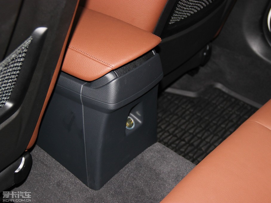 2014RX1 xDrive28i XOӋb