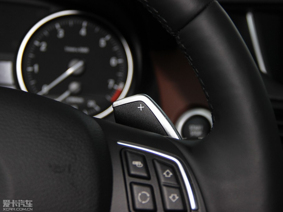 2014RX1 xDrive28i XOӋb