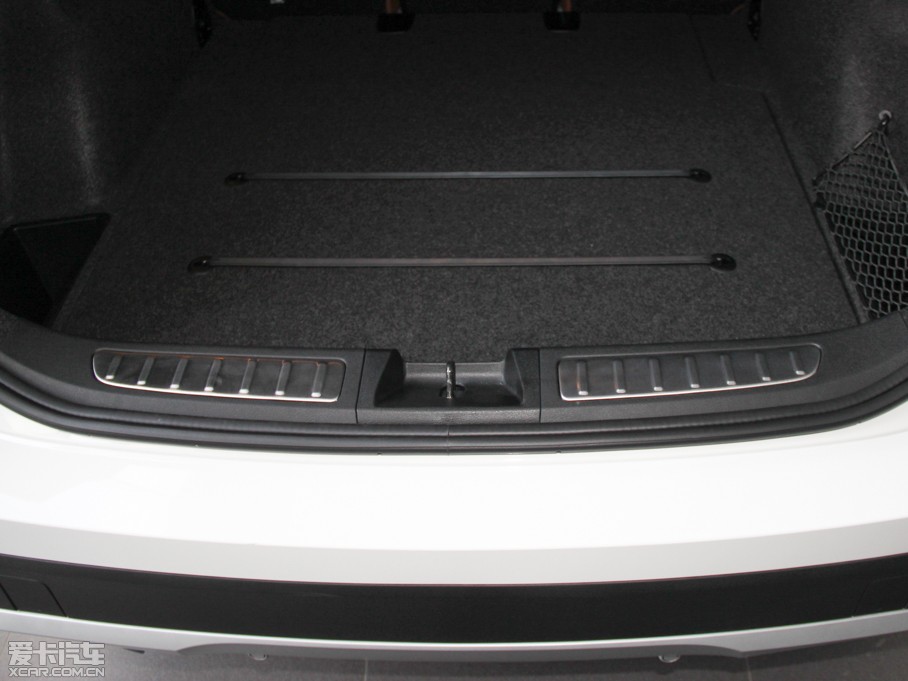 2014RX1 xDrive28i XOӋb