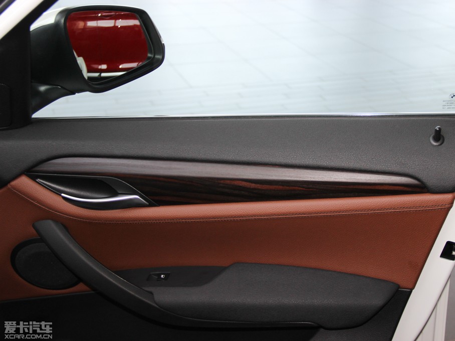 2014RX1 xDrive28i XOӋb