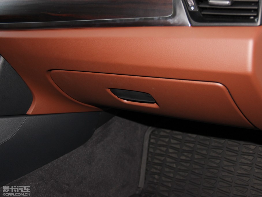 2014RX1 xDrive28i XOӋb