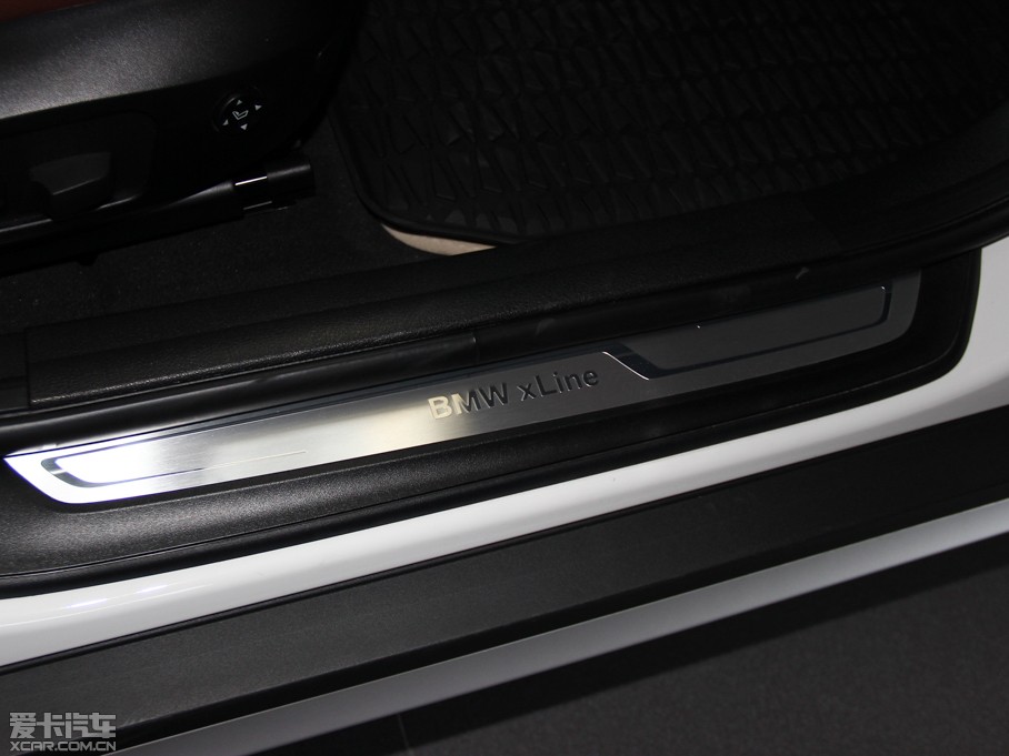 2014RX1 xDrive28i XOӋb