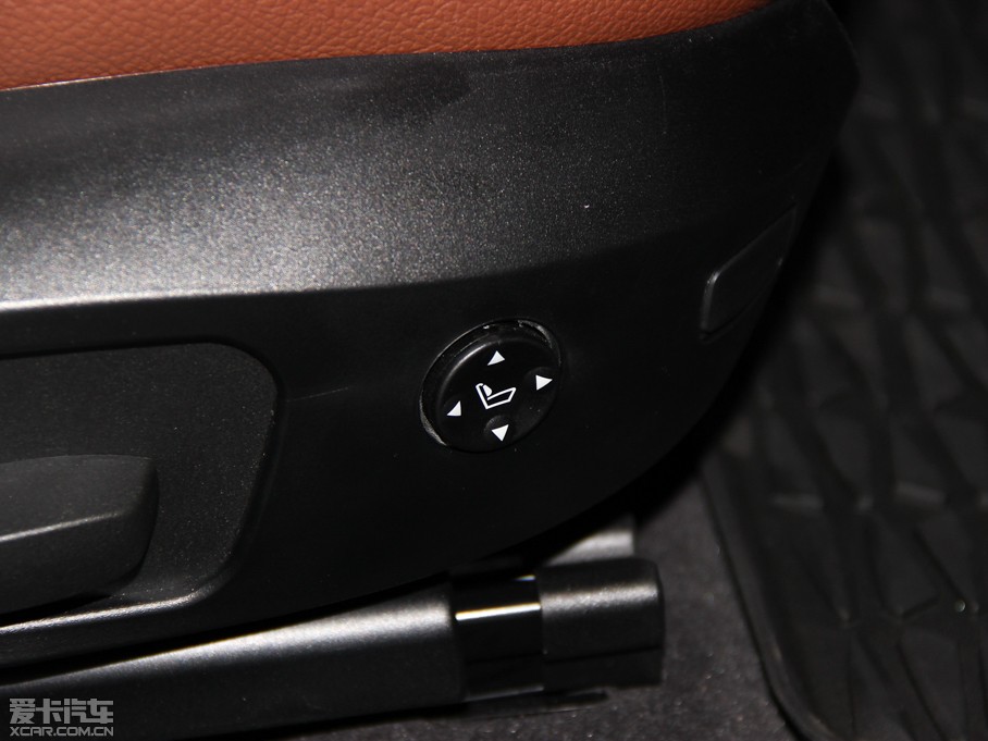 2014RX1 xDrive28i XOӋb