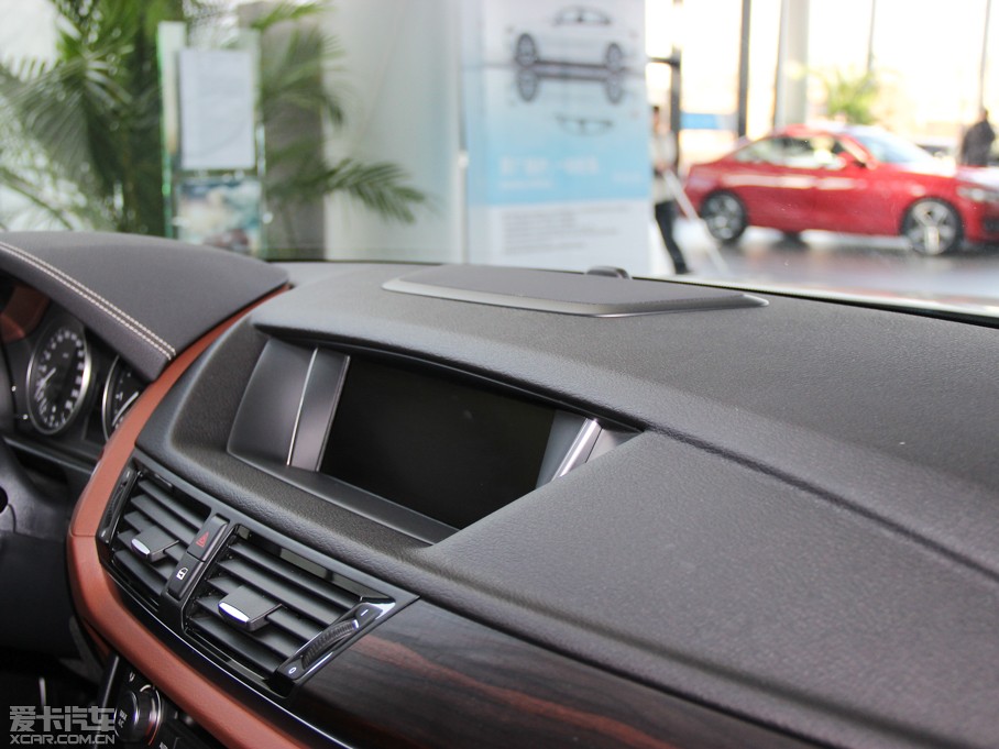 2014RX1 xDrive28i XOӋb