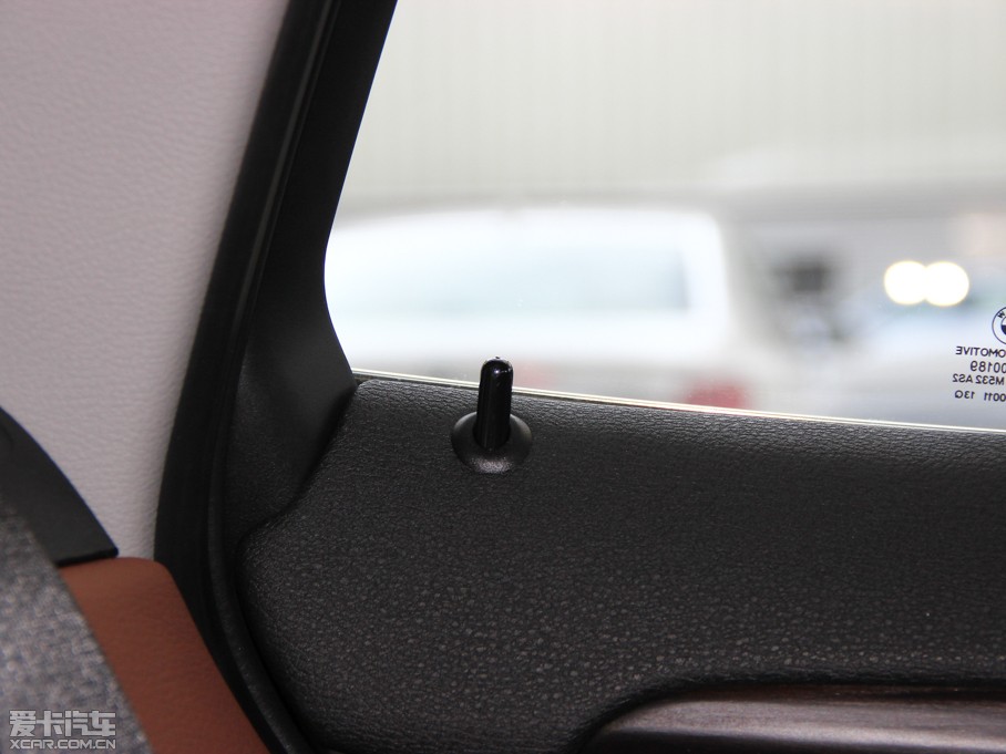 2014RX1 xDrive28i XOӋb