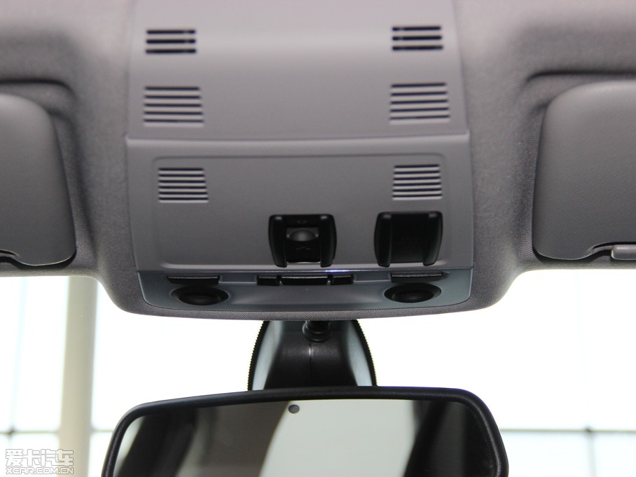 2014RX1 xDrive28i XOӋb