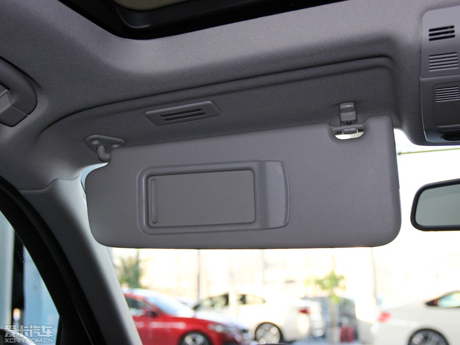 2014RX1 xDrive28i XOӋb