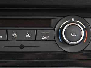 2014sDrive18i I п؅^(q)