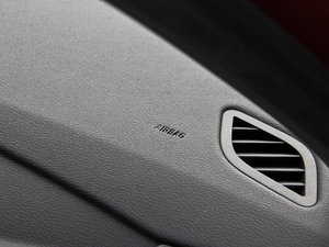 2014sDrive18i XOӋb g