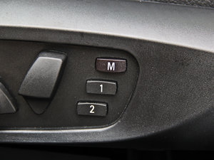 2014sDrive18i XOӋb g